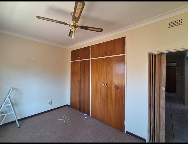 3 BEDROOM FREESTANDING FOR SALE IN STILFONTEIN EXT 4